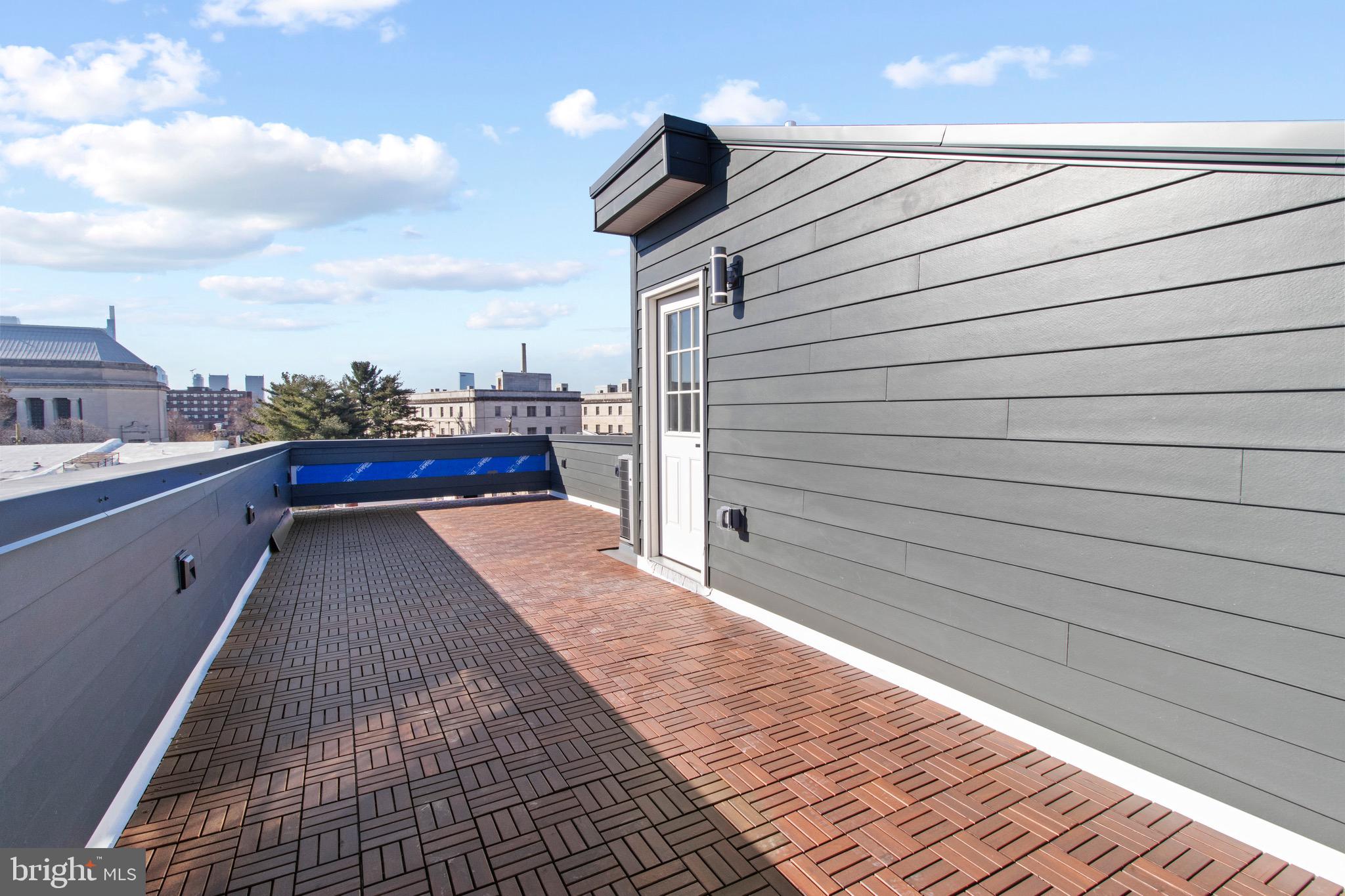 2218 W SEYBERT ST #2