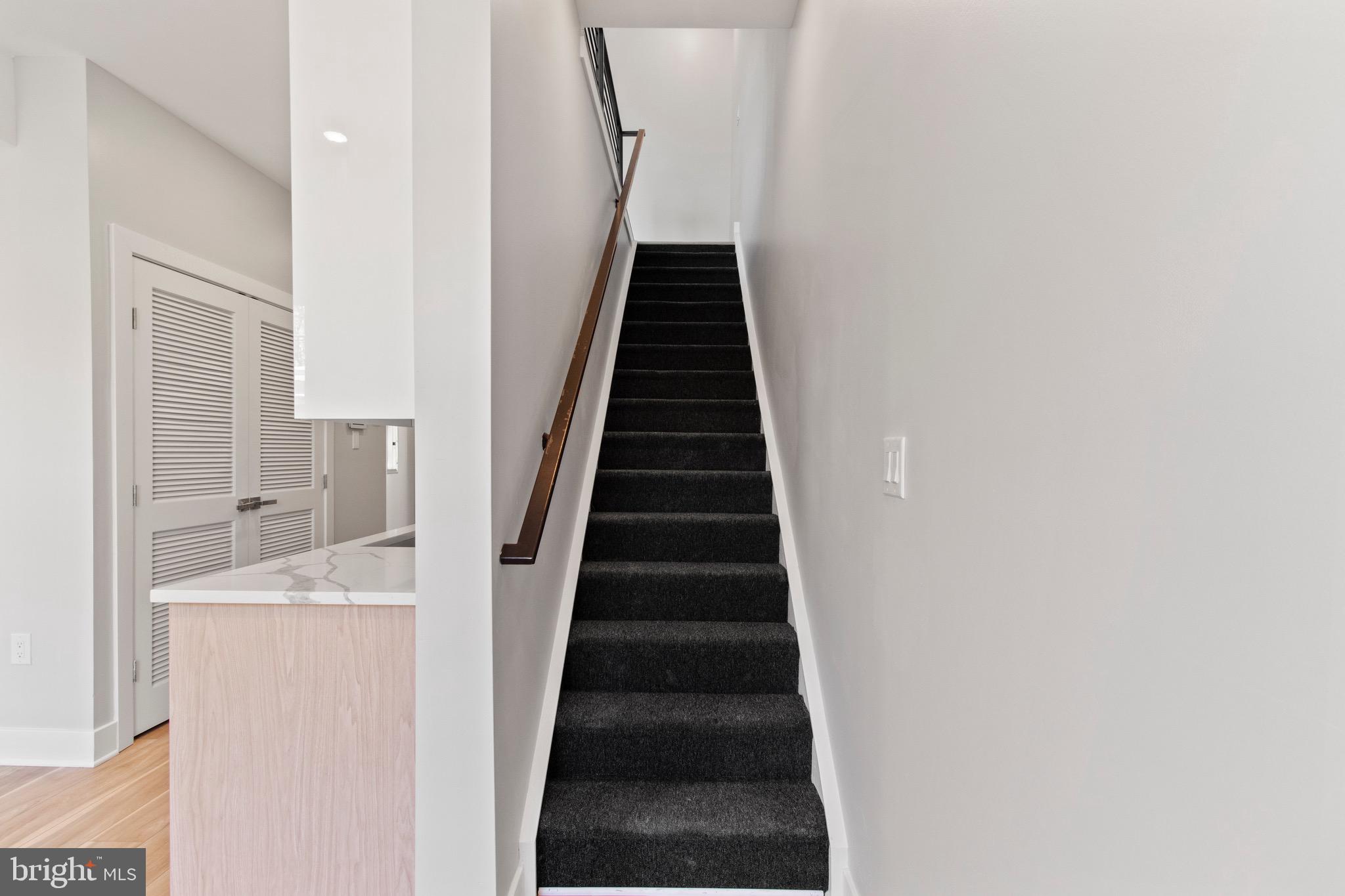 2218 W SEYBERT ST #2