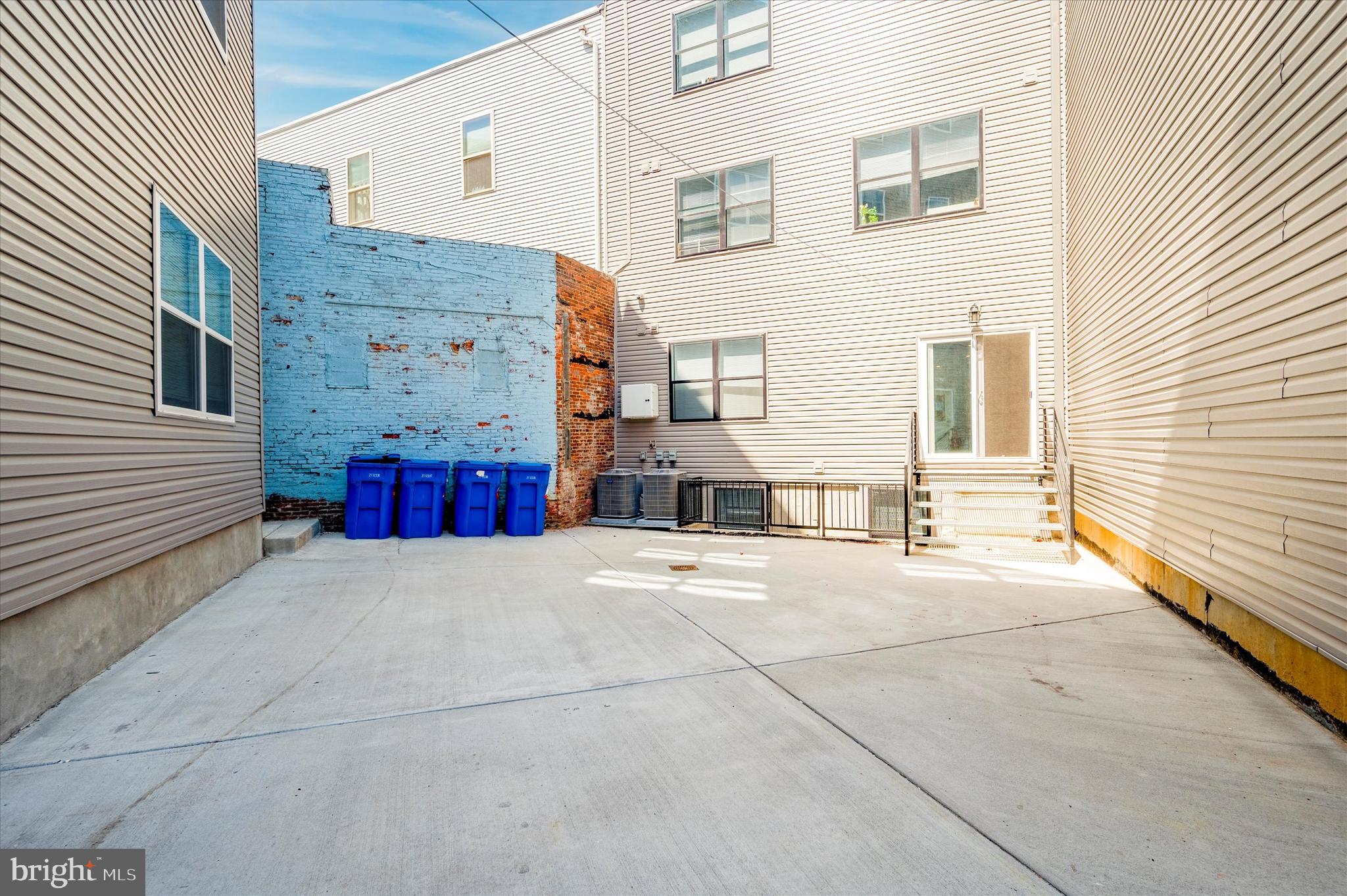 3938 HAVERFORD AVE #B