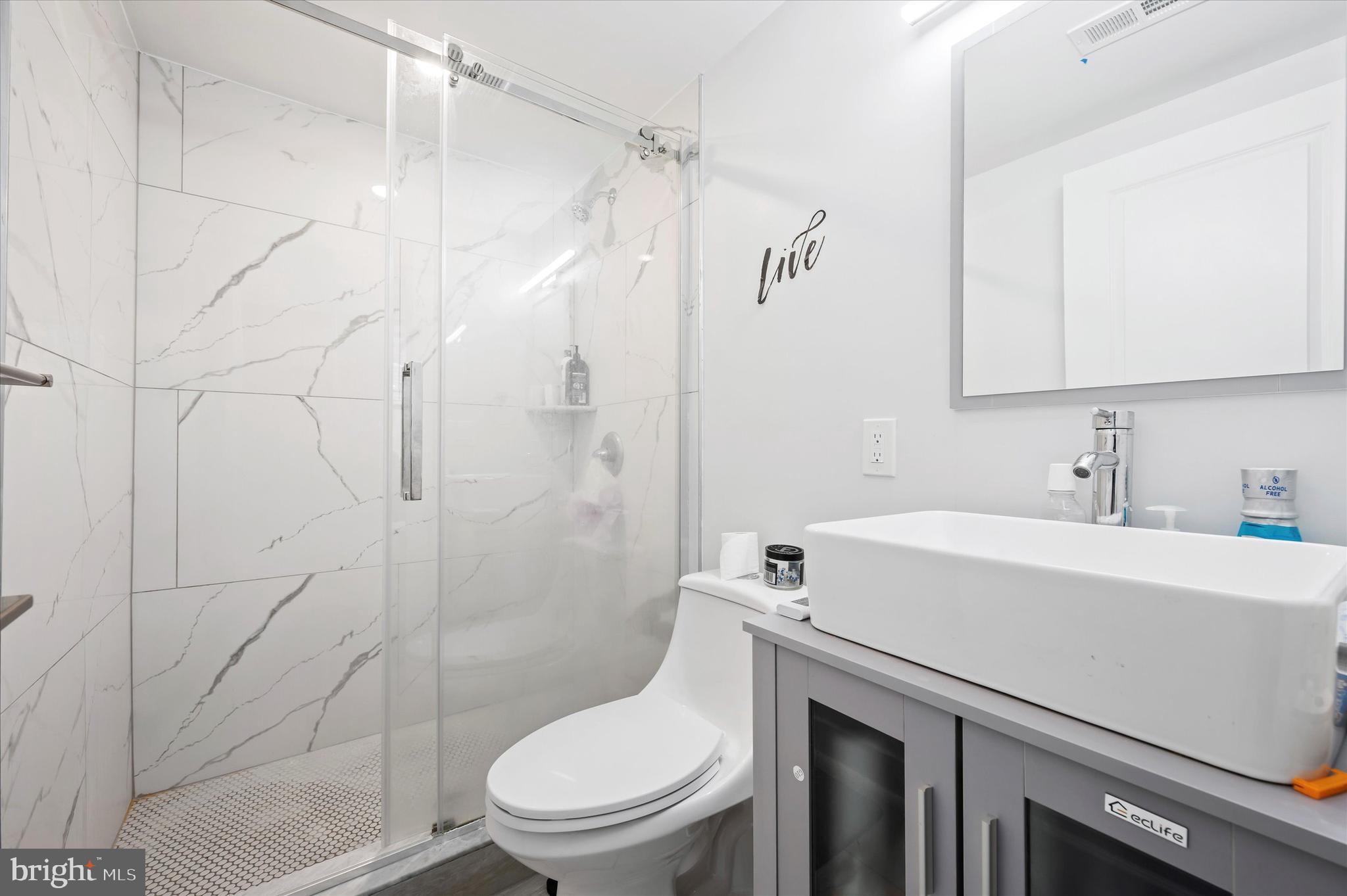 3938 HAVERFORD AVE #B