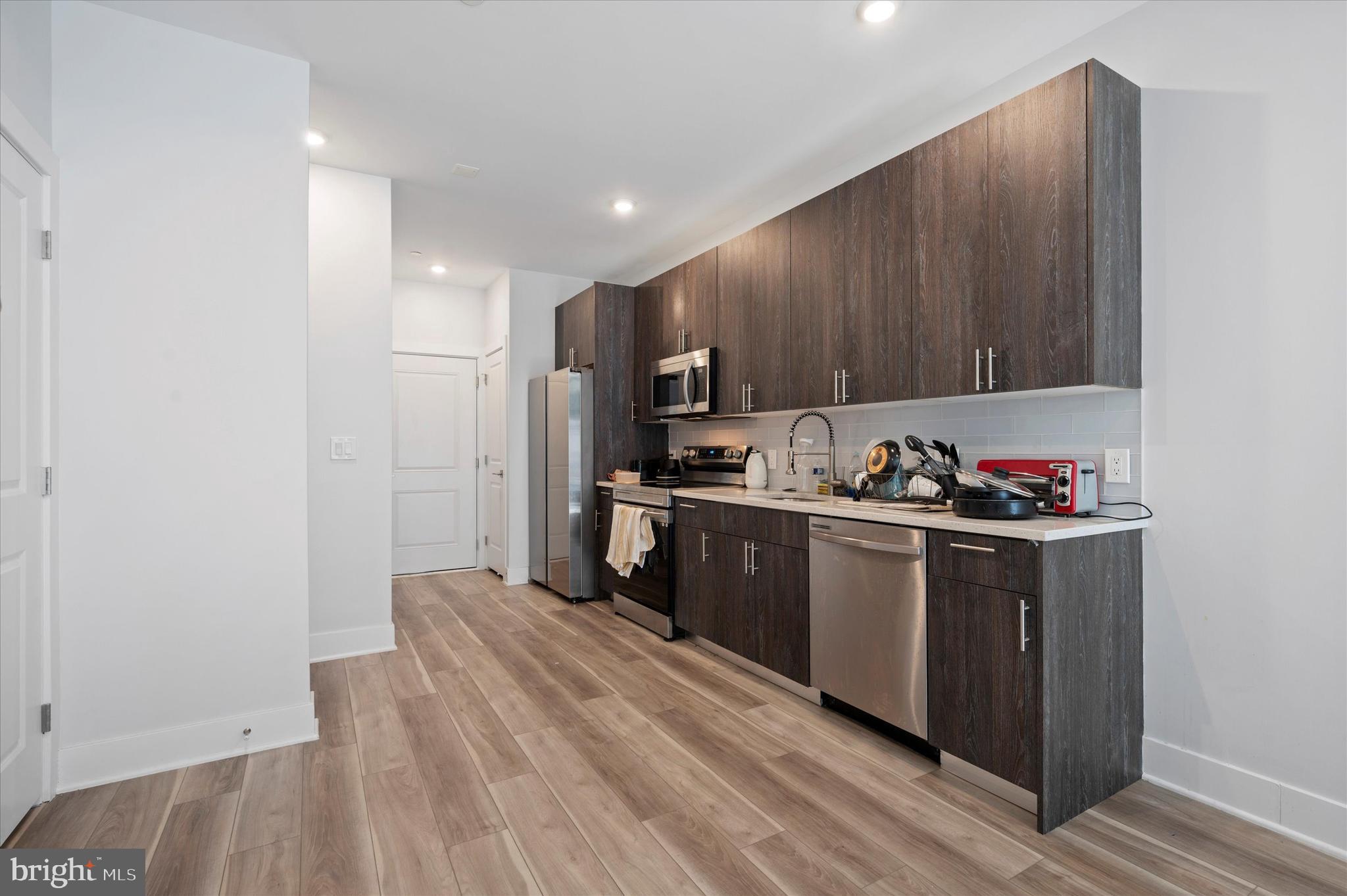 3938 HAVERFORD AVE #B