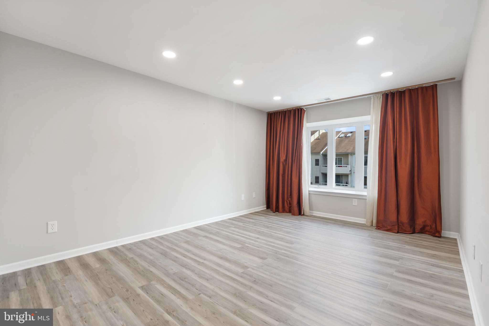 30 Bonnie Gellman Ct #B30