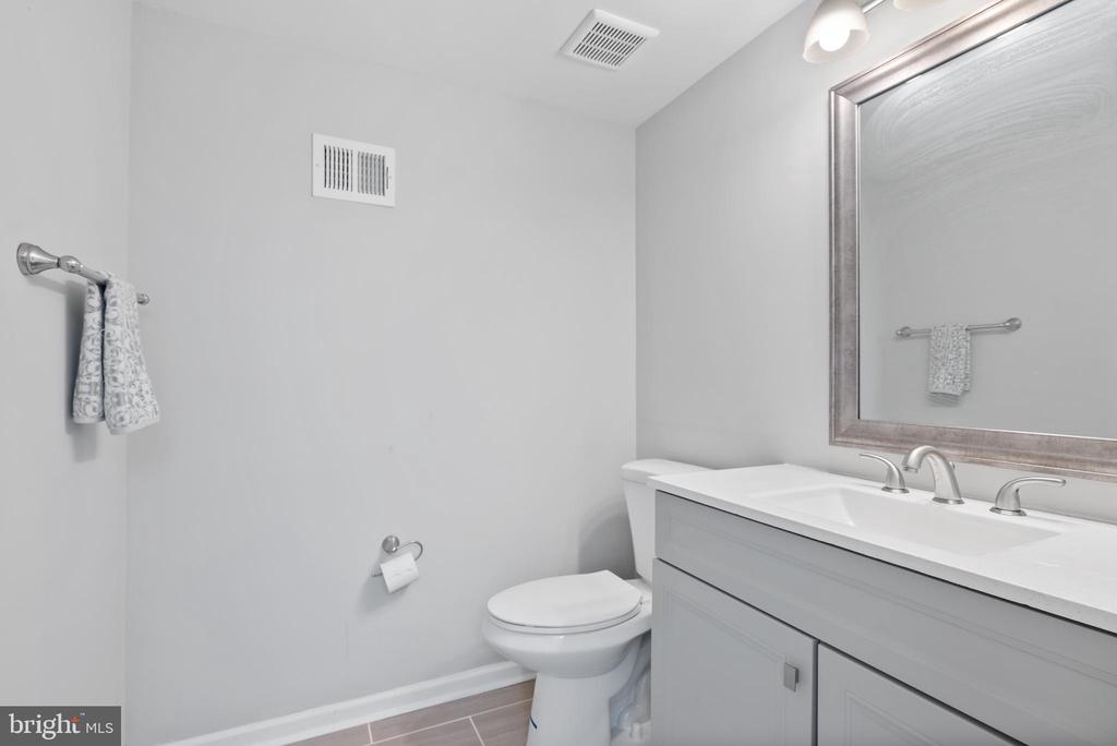 30 Bonnie Gellman Ct #B30