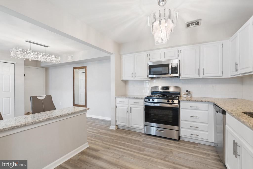 30 Bonnie Gellman Ct #B30