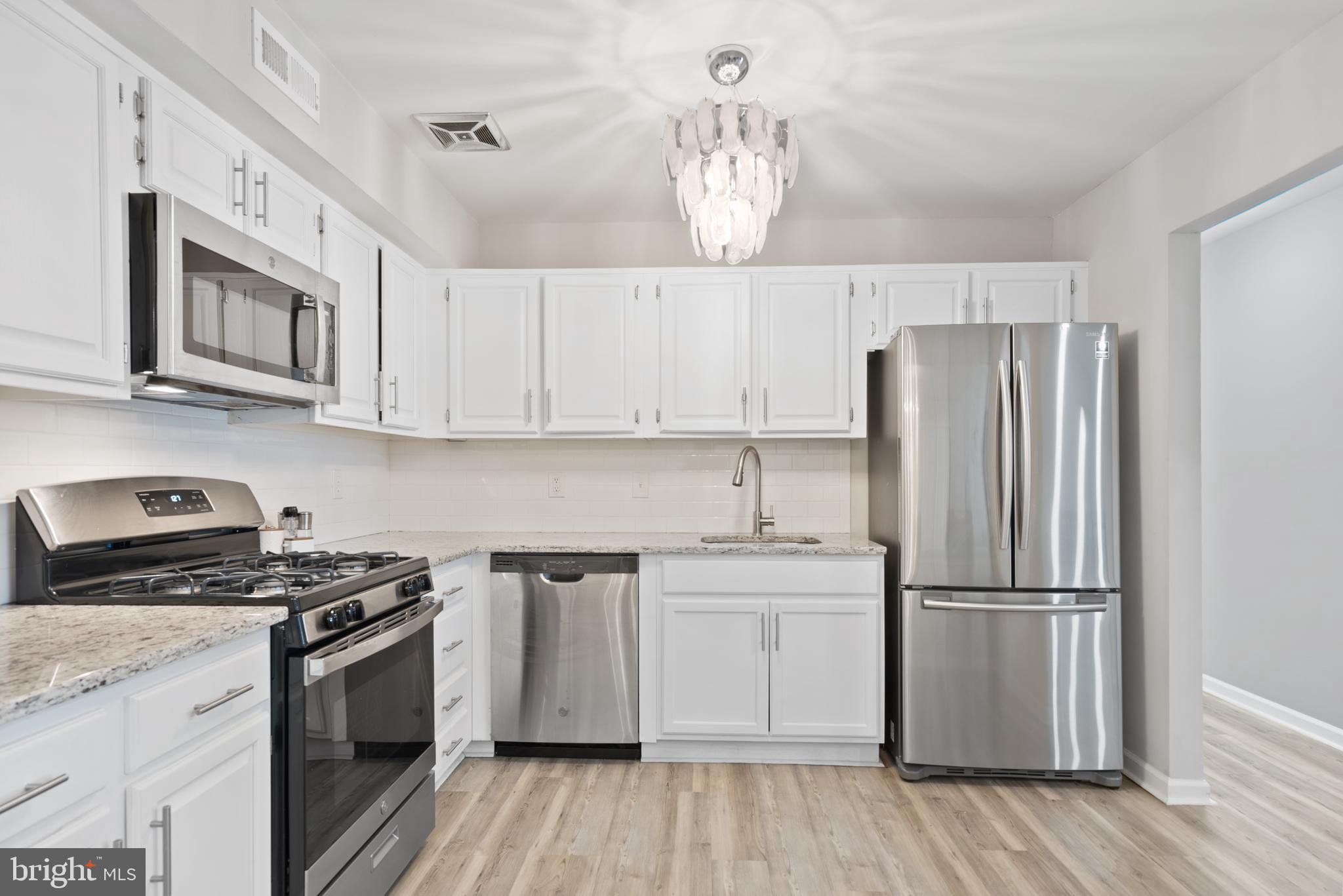 30 Bonnie Gellman Ct #B30