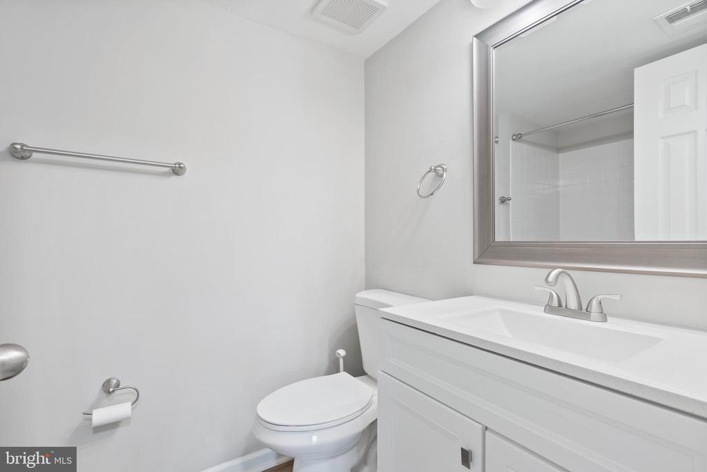 30 Bonnie Gellman Ct #B30