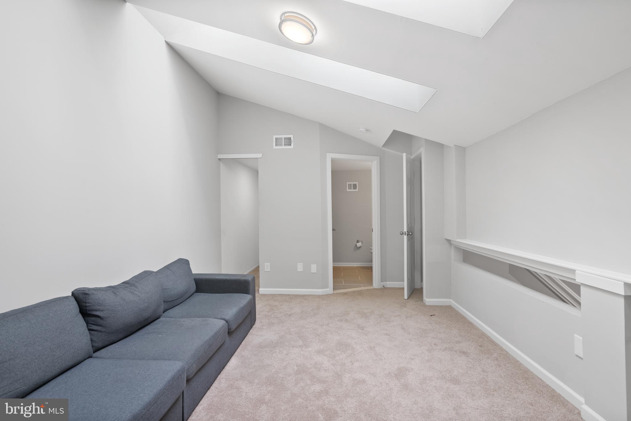 30 Bonnie Gellman Ct #B30