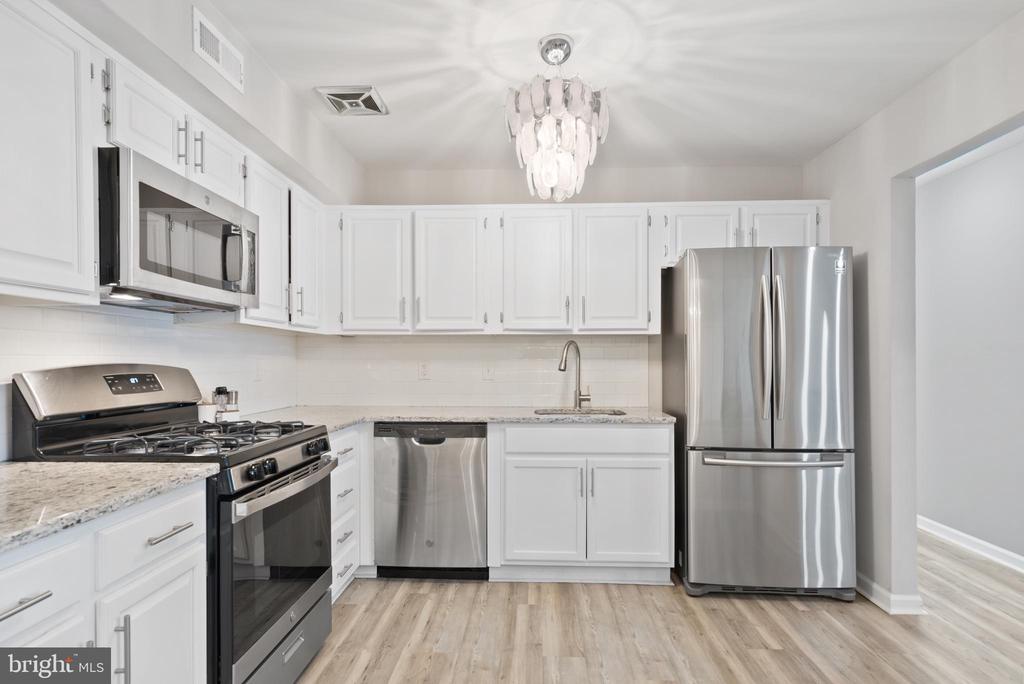 30 Bonnie Gellman Ct #B30