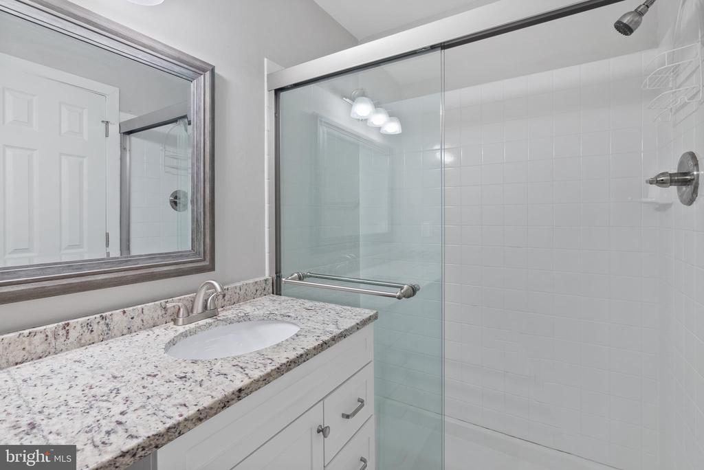 30 Bonnie Gellman Ct #B30
