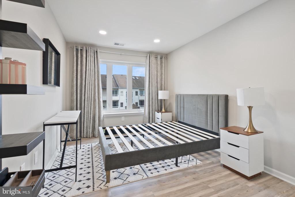 30 Bonnie Gellman Ct #B30