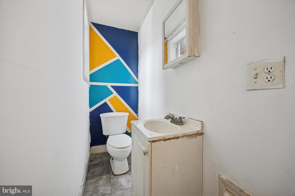 1236 W SERGEANT STREET