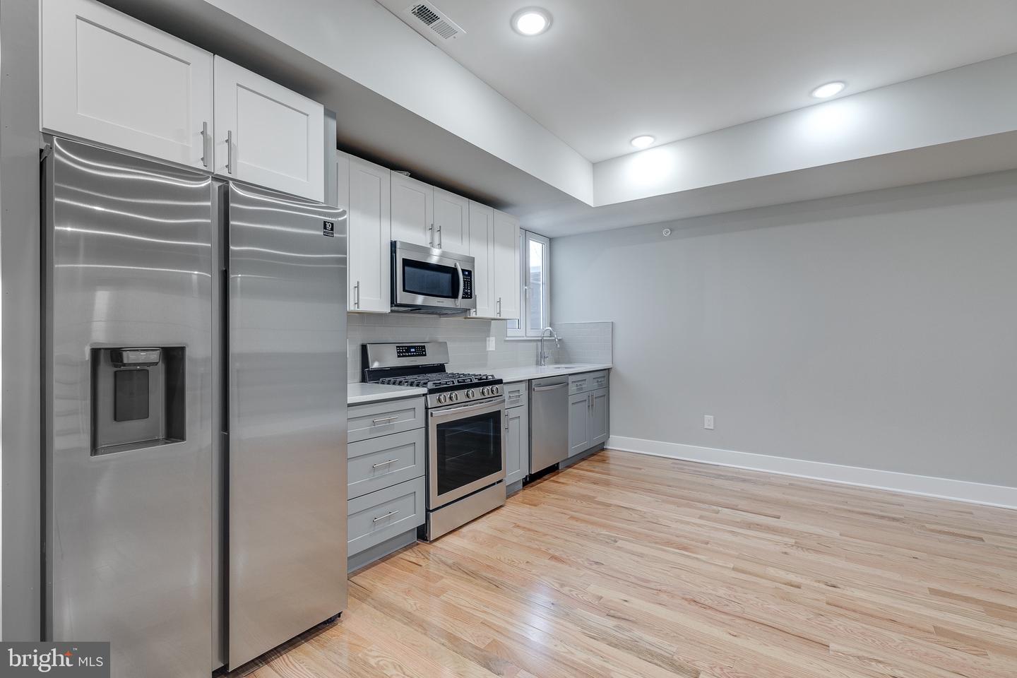 2111-15 W MASTER ST #C