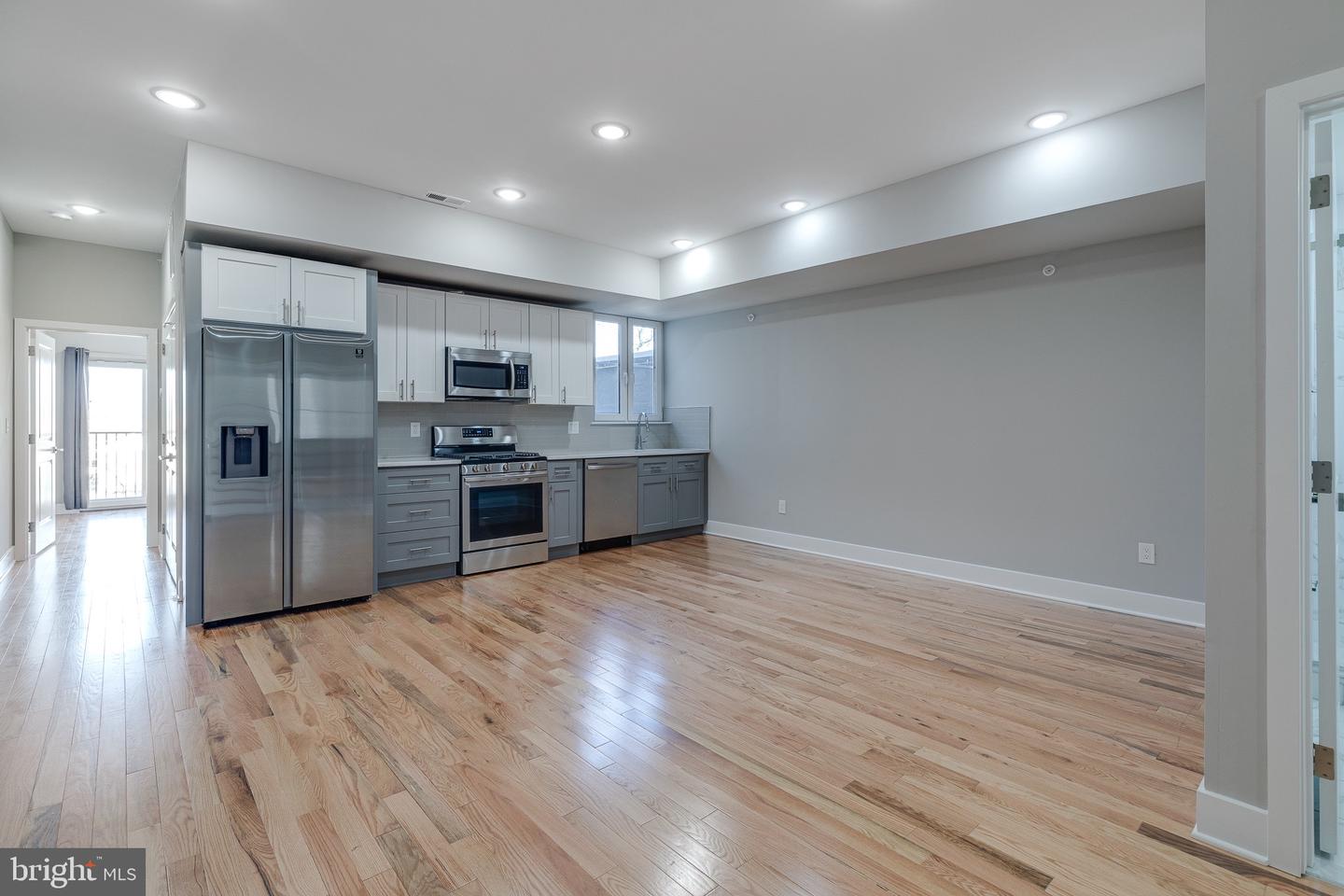 2111-15 W MASTER ST #C