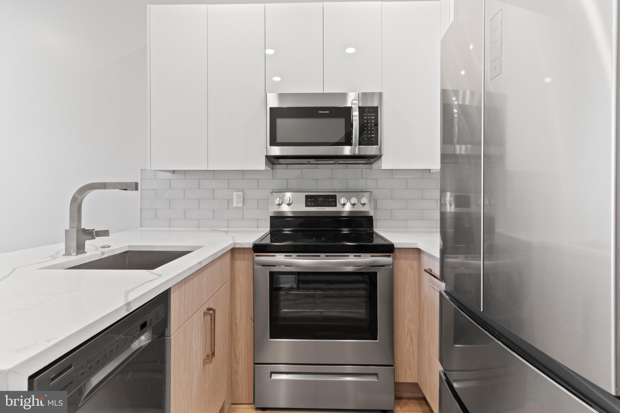 2218 W SEYBERT ST #1