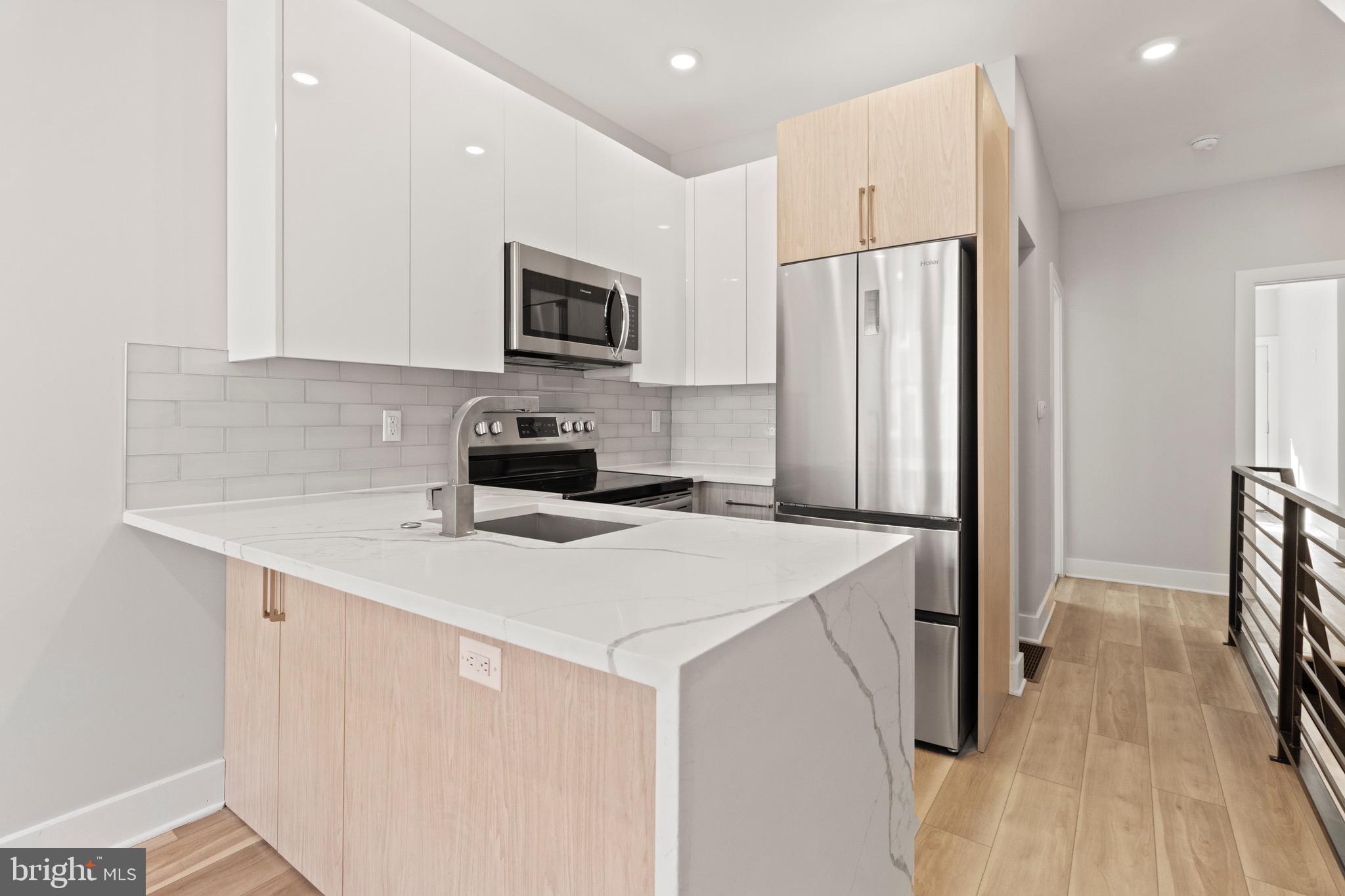 2218 W SEYBERT ST #1