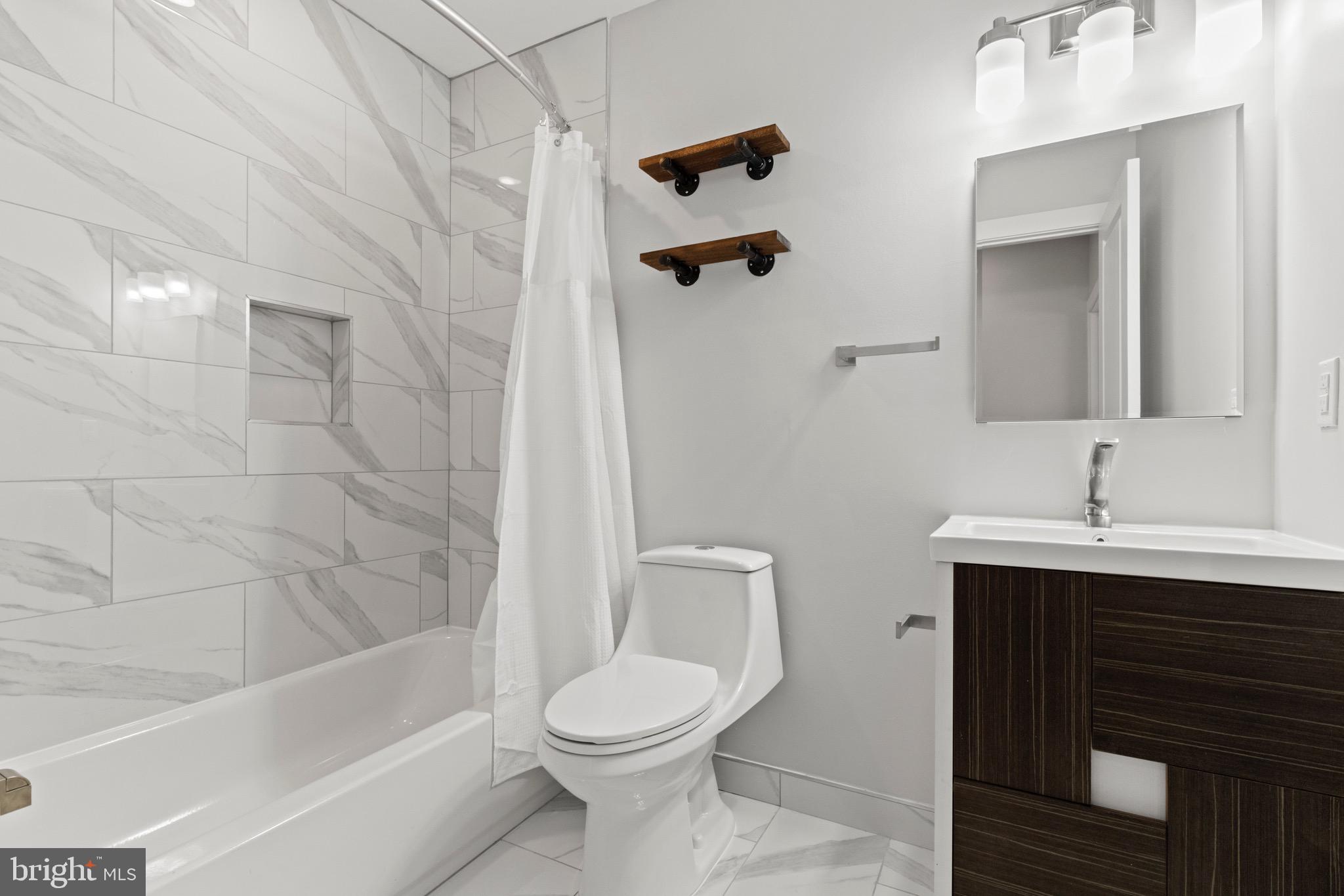 2218 W SEYBERT ST #1