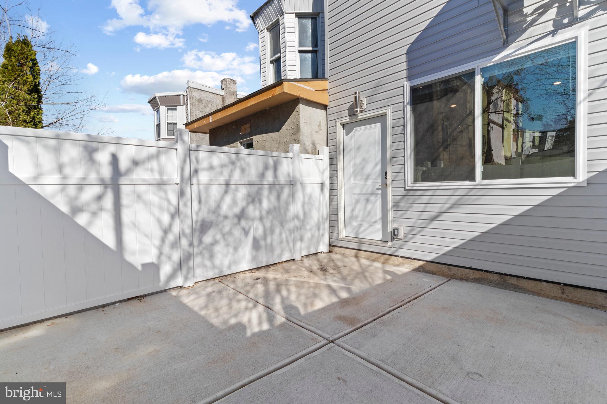 2218 W SEYBERT ST #1