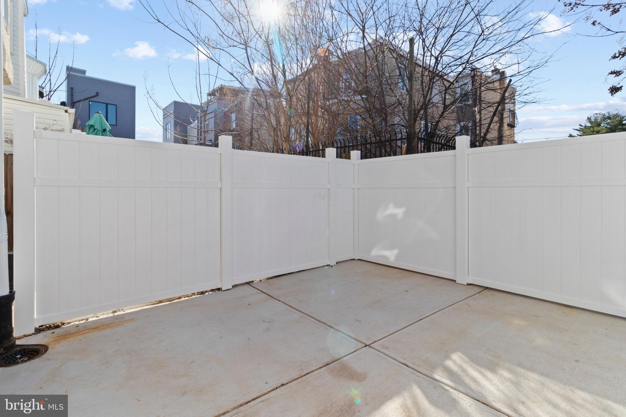 2218 W SEYBERT ST #1