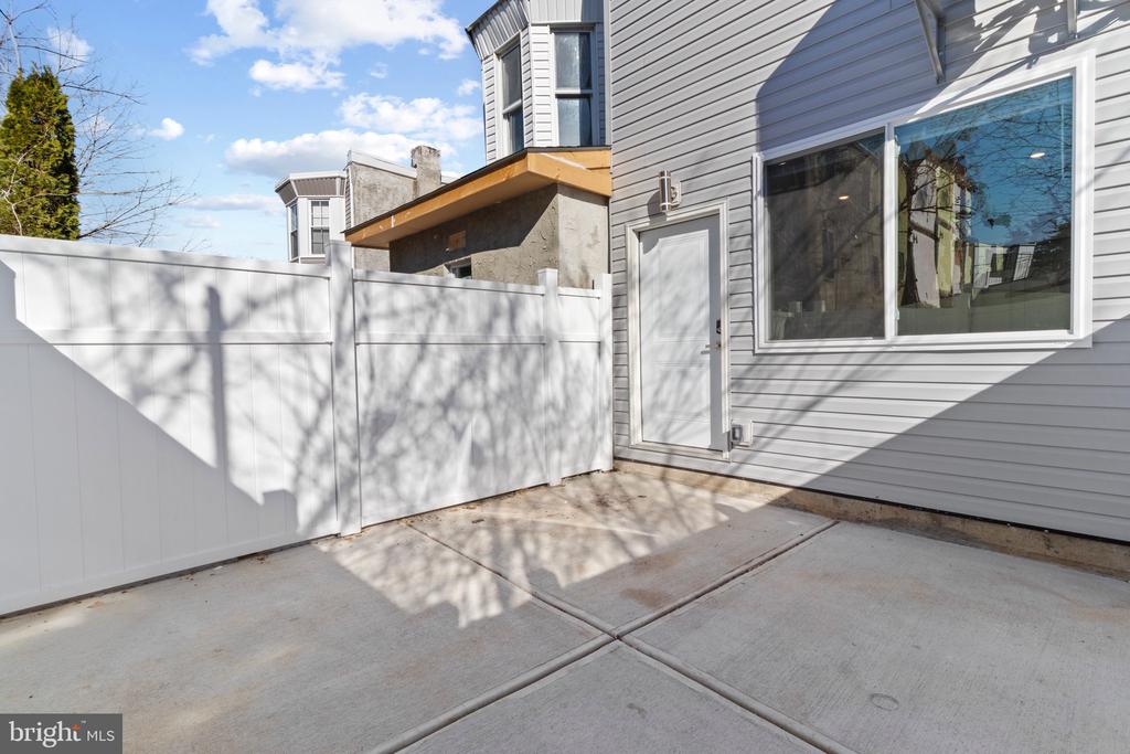 2218 W SEYBERT ST #1