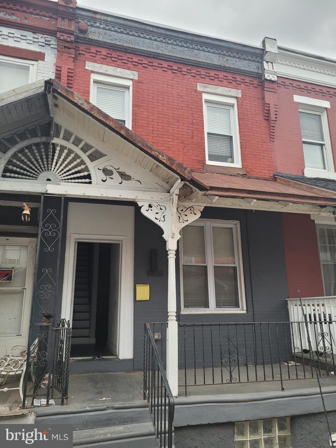 3329 N SYDENHAM STREET