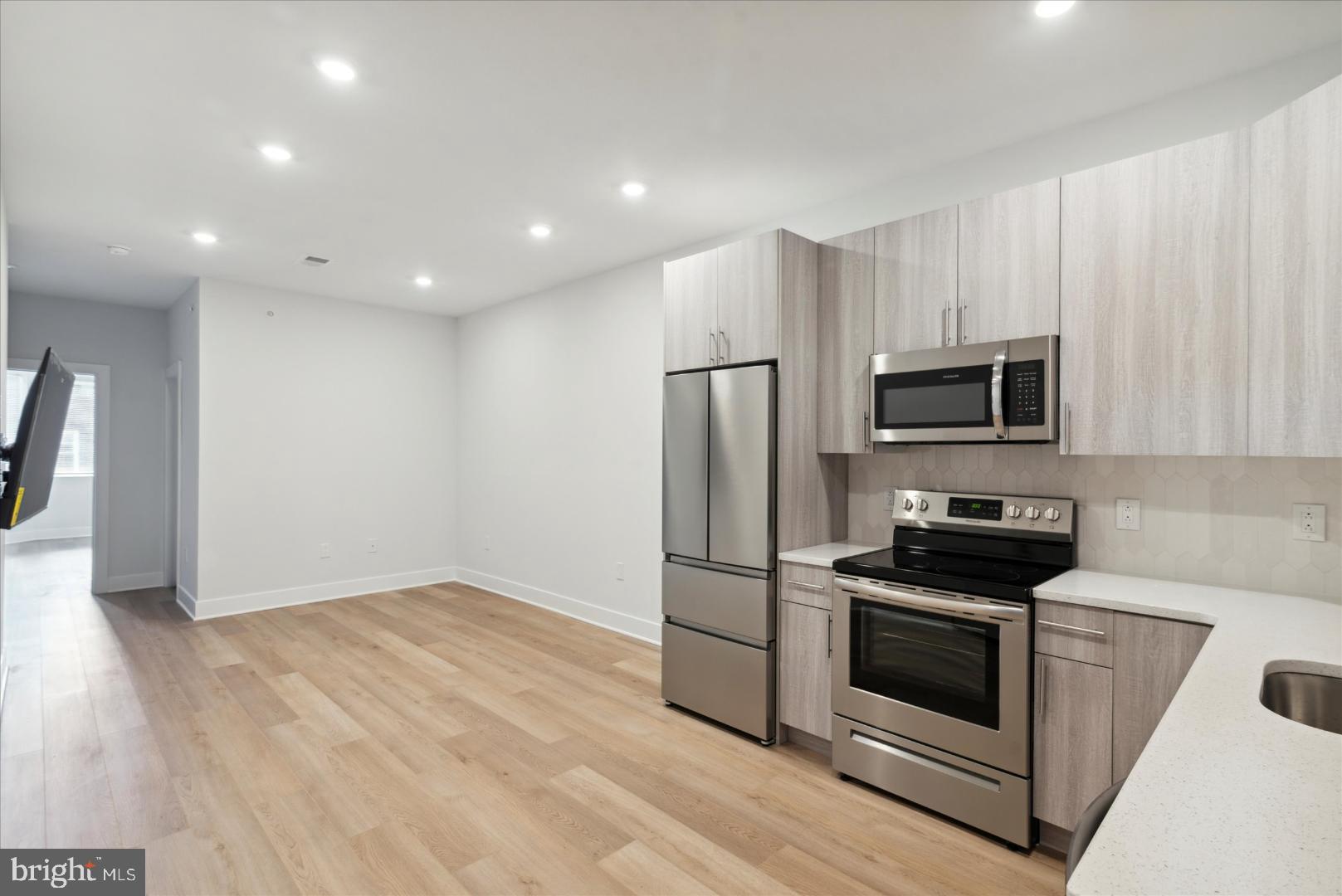 3843 HAVERFORD AVE #1