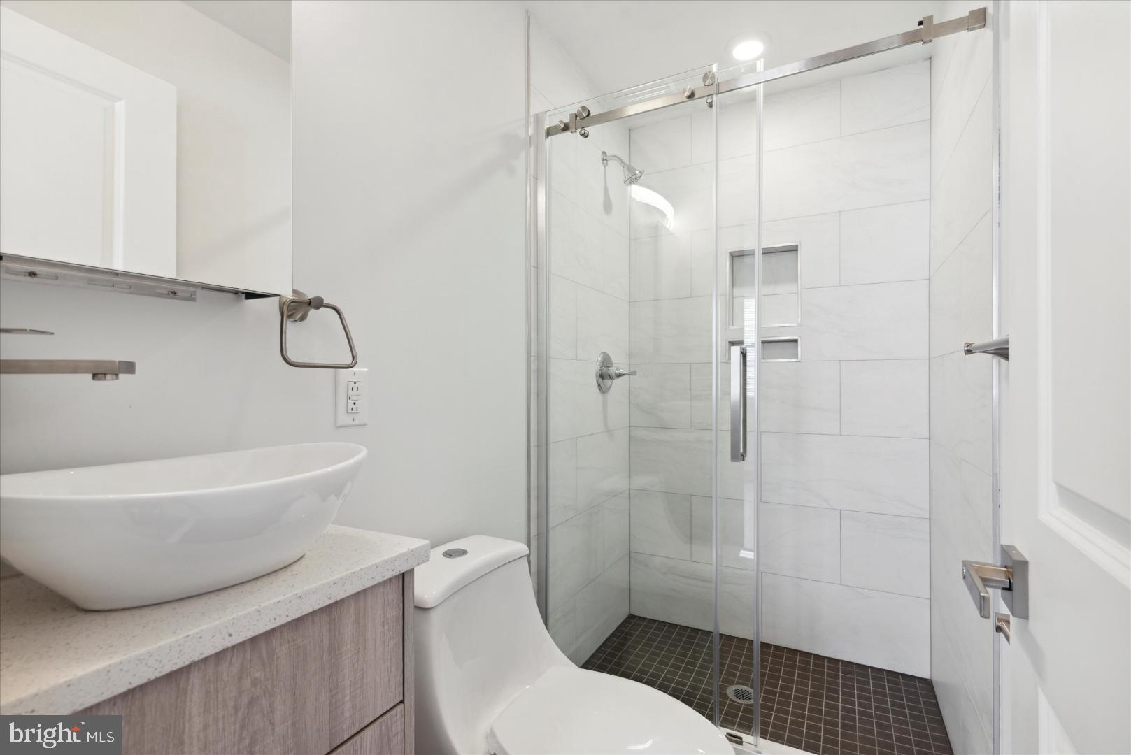 3843 HAVERFORD AVE #1