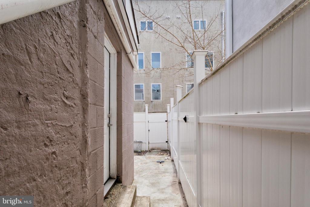 2408 Federal St