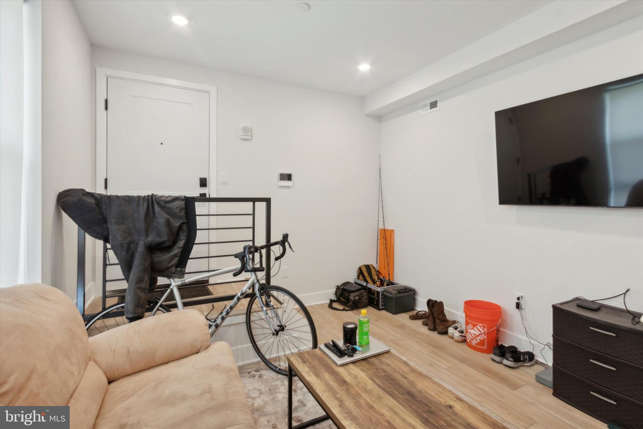 3836 HAVERFORD AVE #2