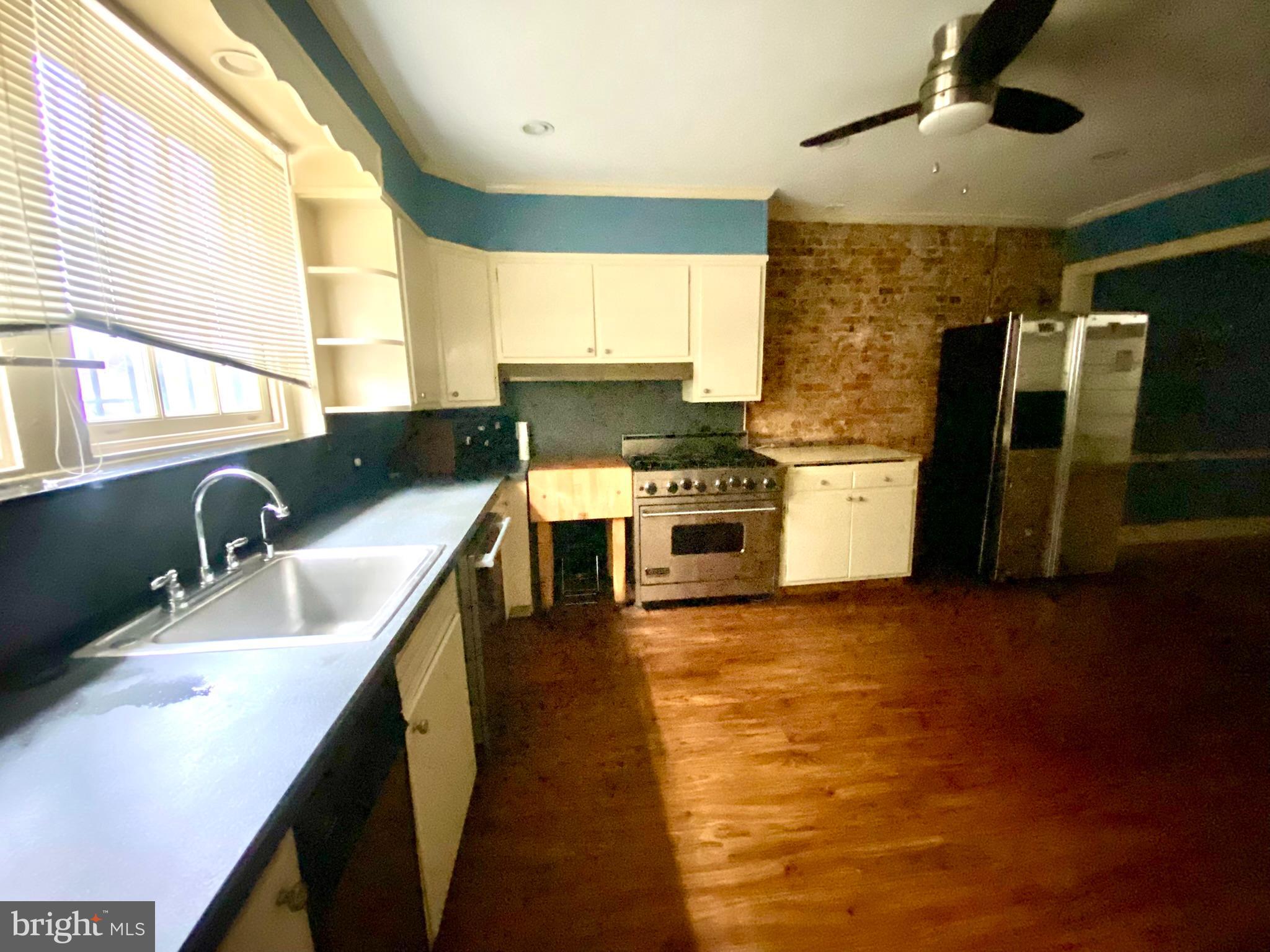 1709 RITTENHOUSE SQUARE