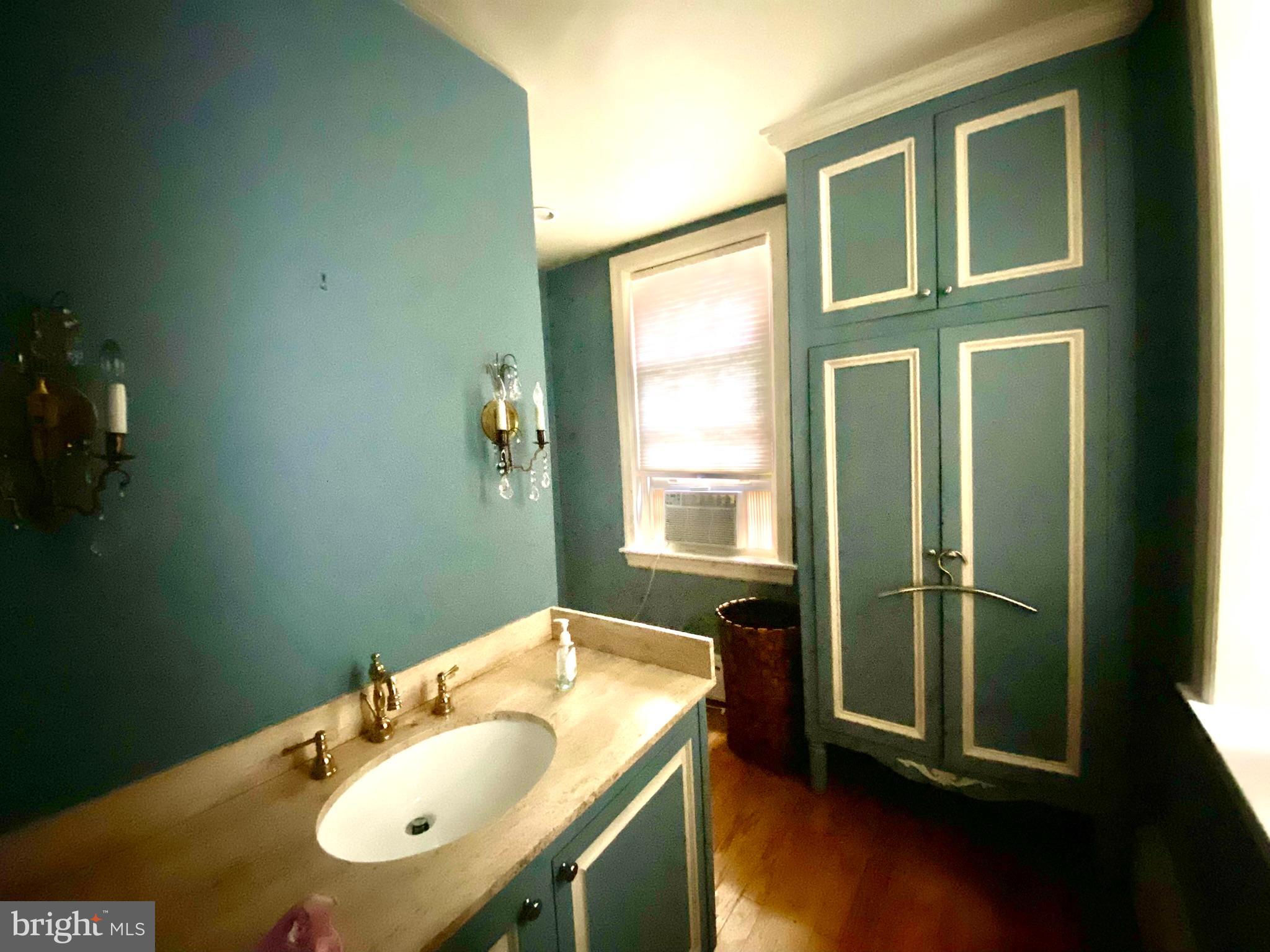 1709 RITTENHOUSE SQUARE