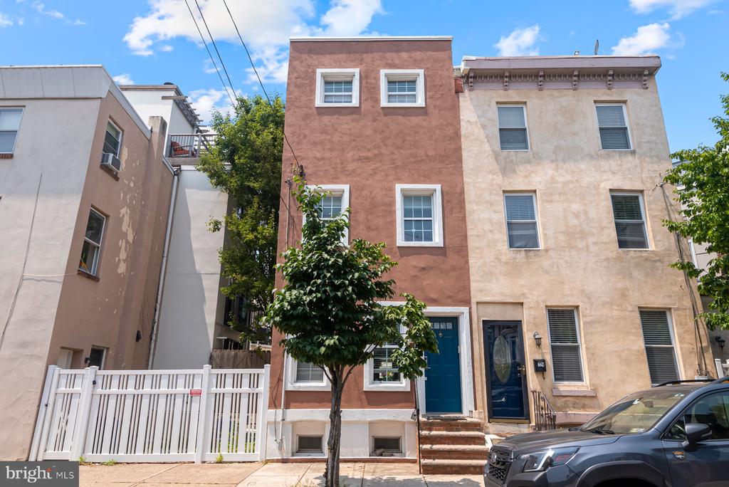 726 S 24TH ST