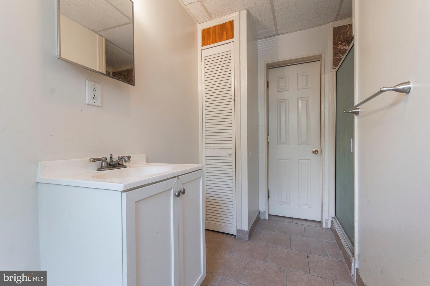 513 W GIRARD AVE #2R