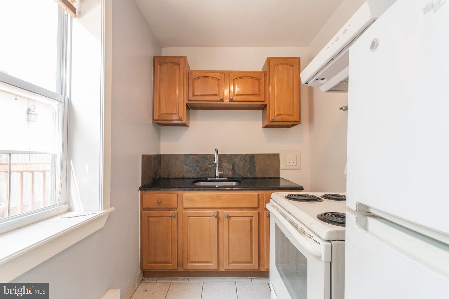 513 W GIRARD AVE #2R