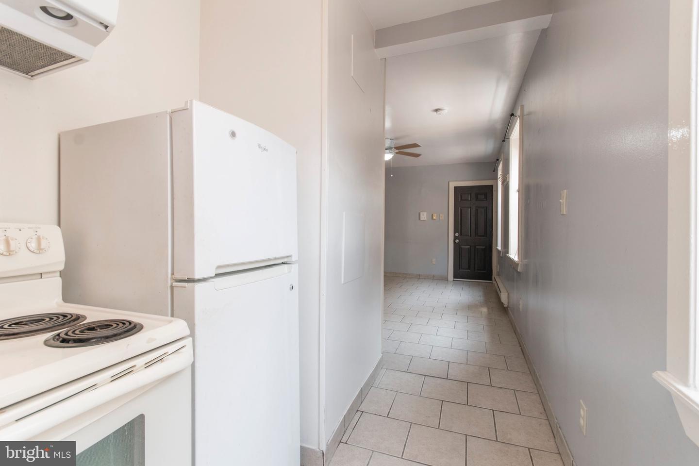 513 W GIRARD AVE #2R
