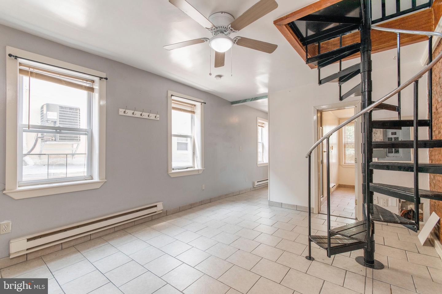513 W GIRARD AVE #2R
