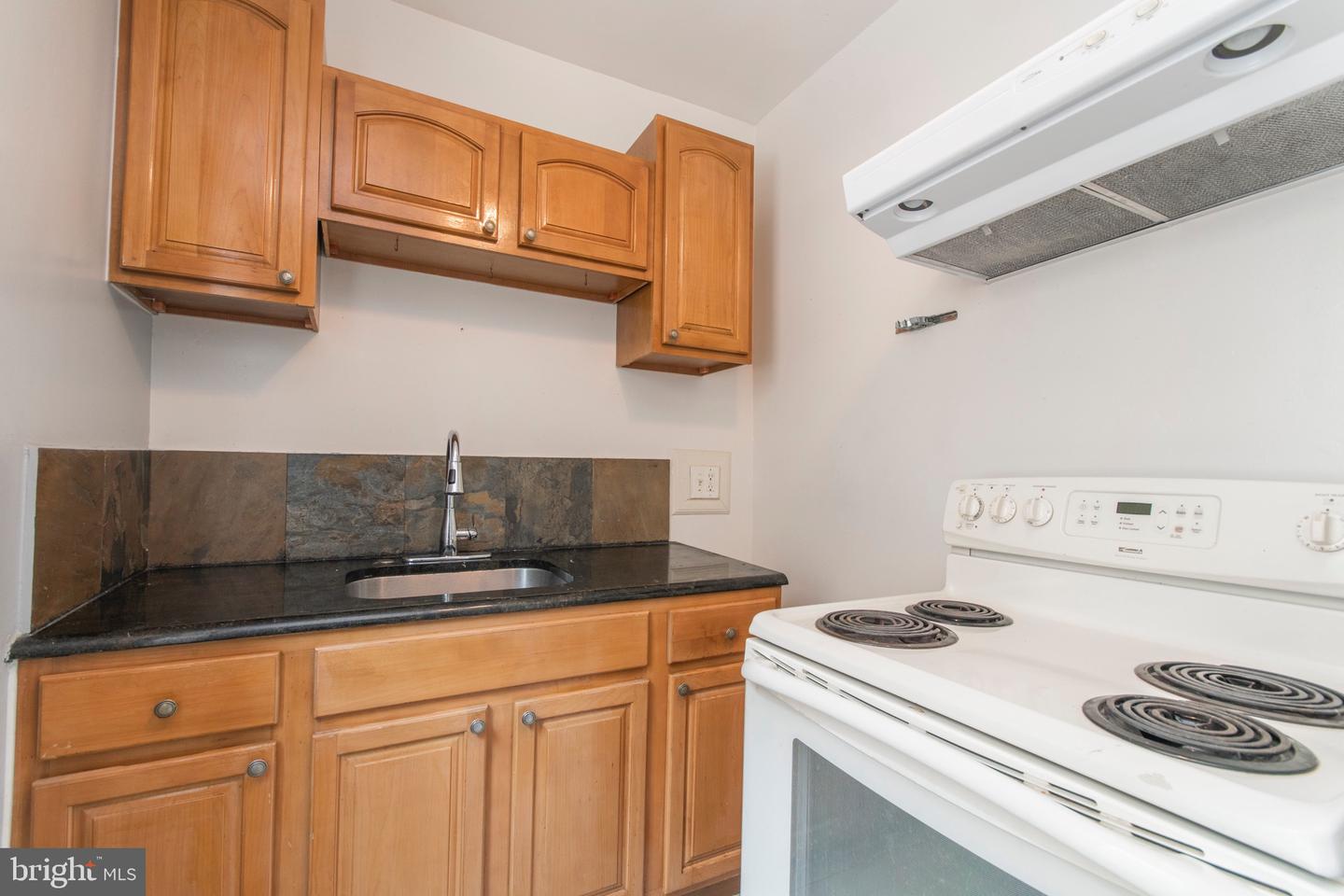 513 W GIRARD AVE #2R