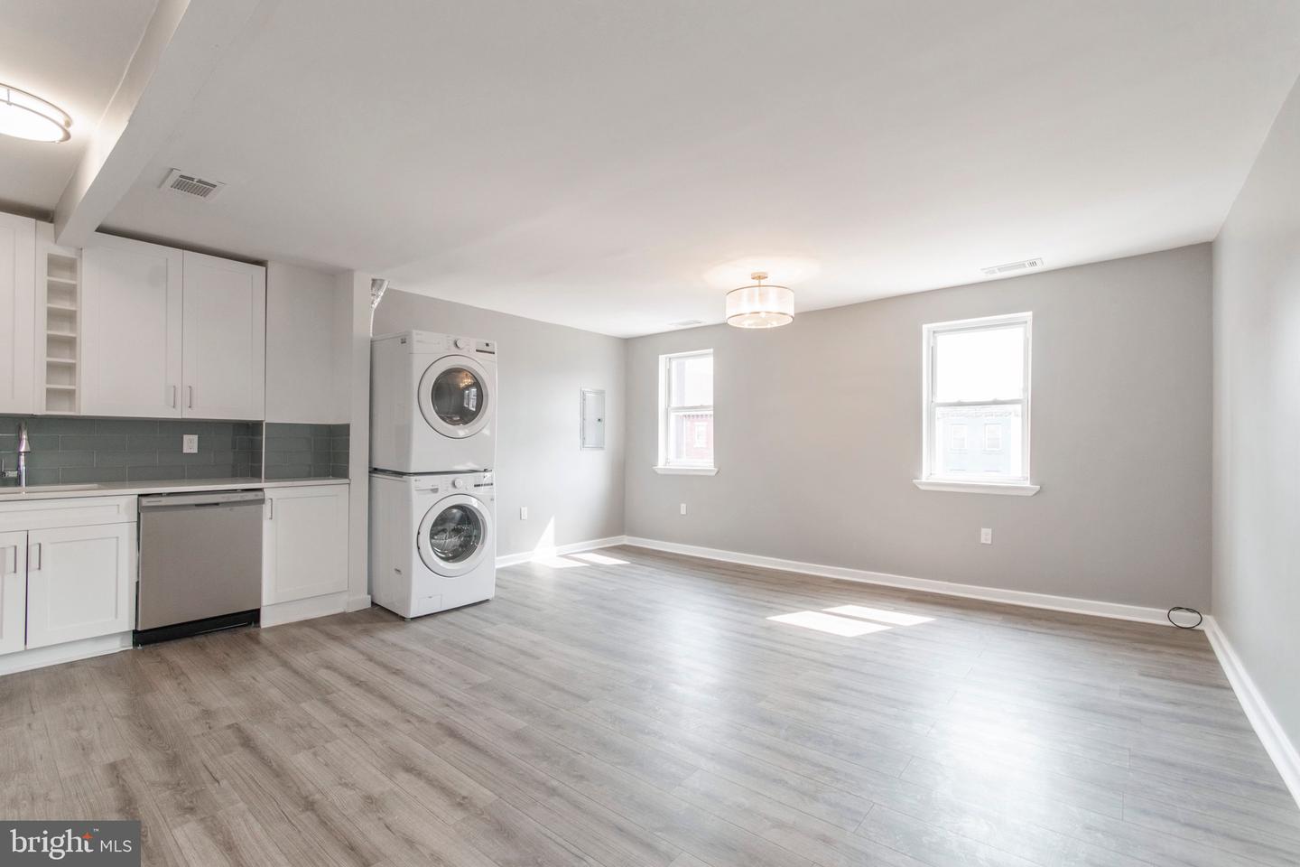 515 W GIRARD AVE #3F