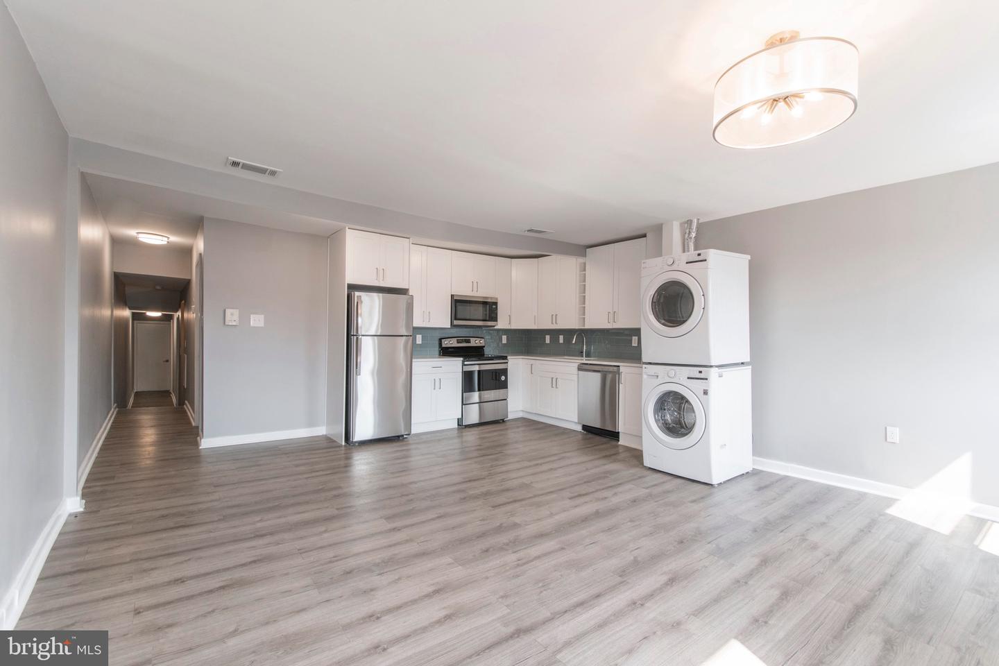 515 W GIRARD AVE #3F