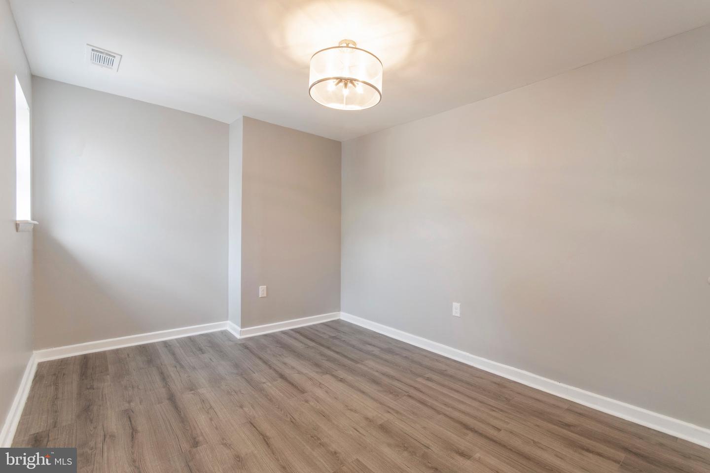 515 W GIRARD AVE #3F