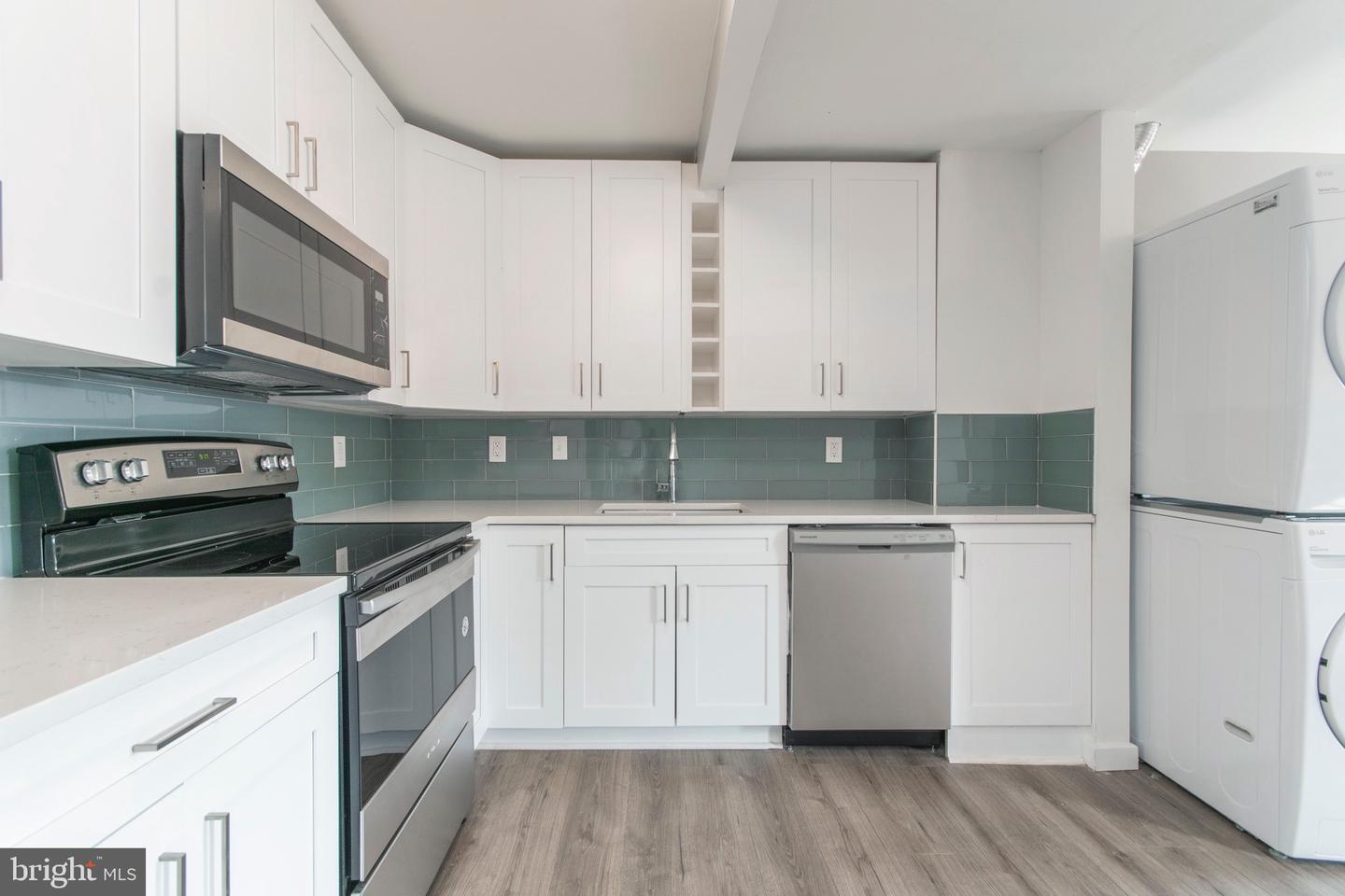515 W GIRARD AVE #3F