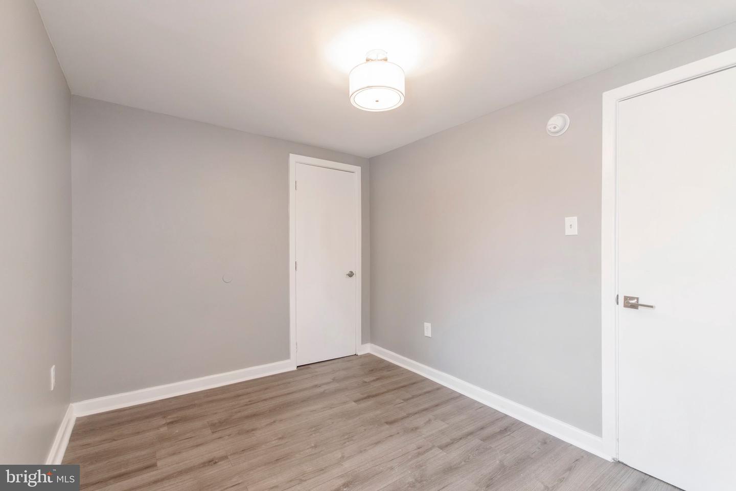 515 W GIRARD AVE #3F
