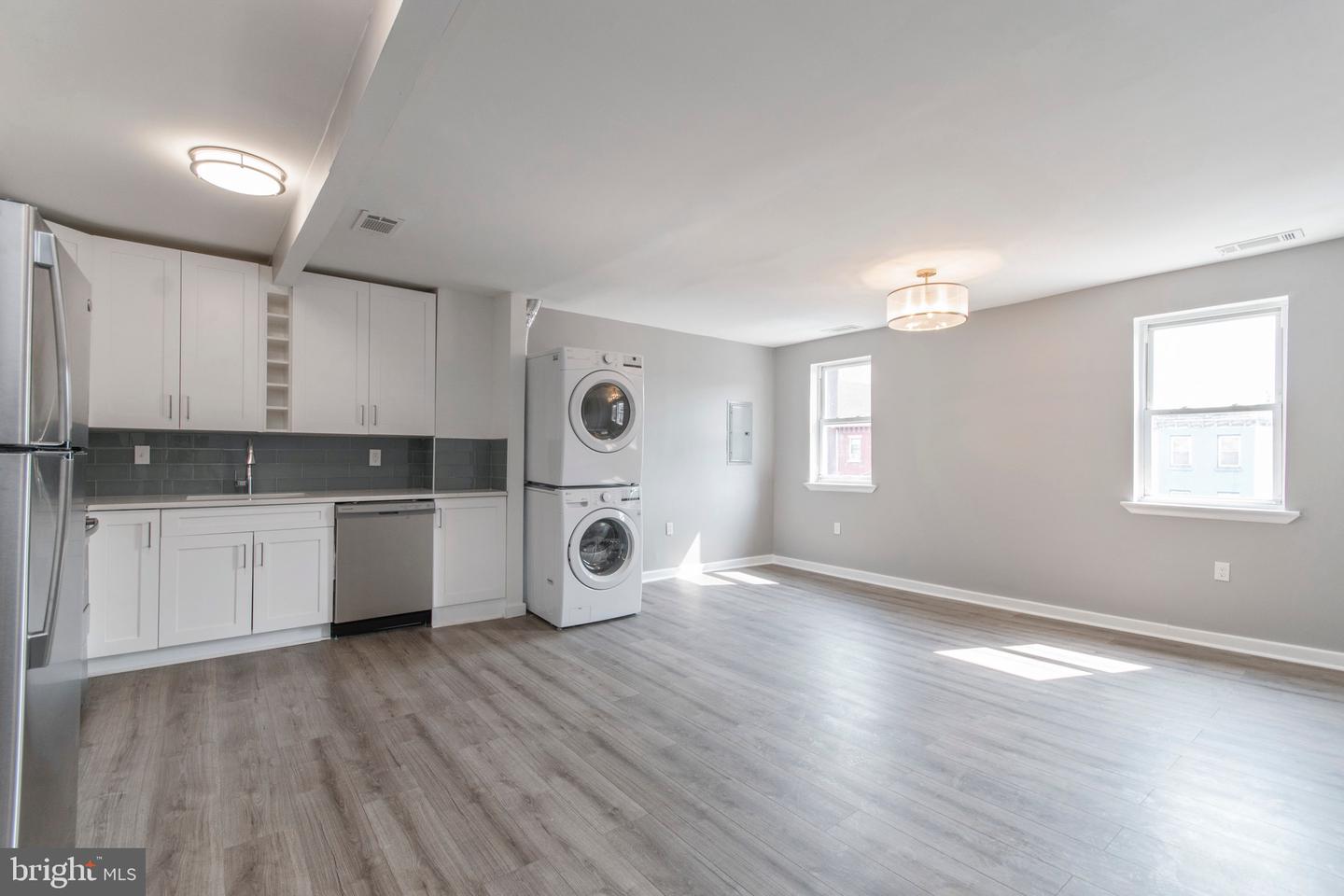 515 W GIRARD AVE #3F