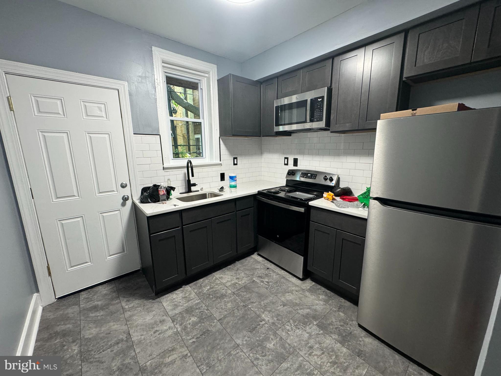 2751 N HEMBERGER STREET