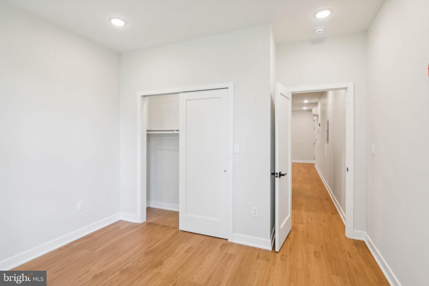 4145 W GIRARD AVE #12
