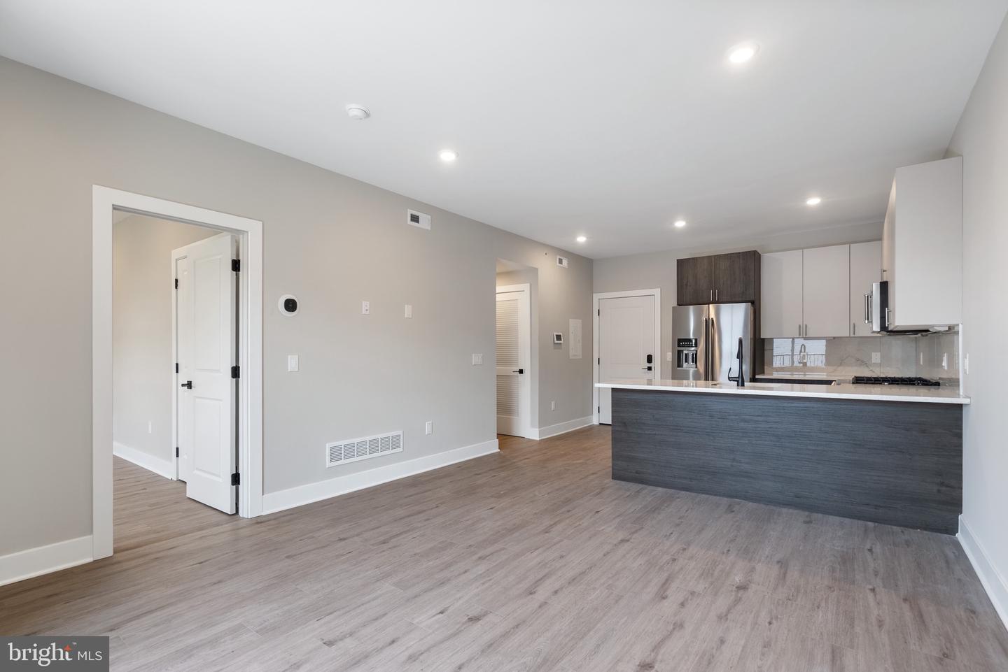408-10 N FRONT ST #1