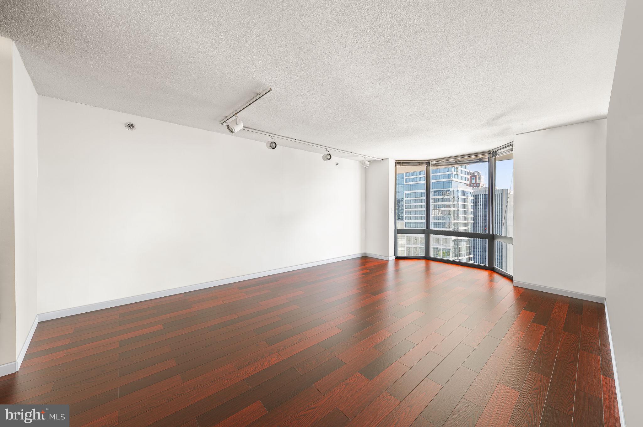 2020 WALNUT STREET 29D