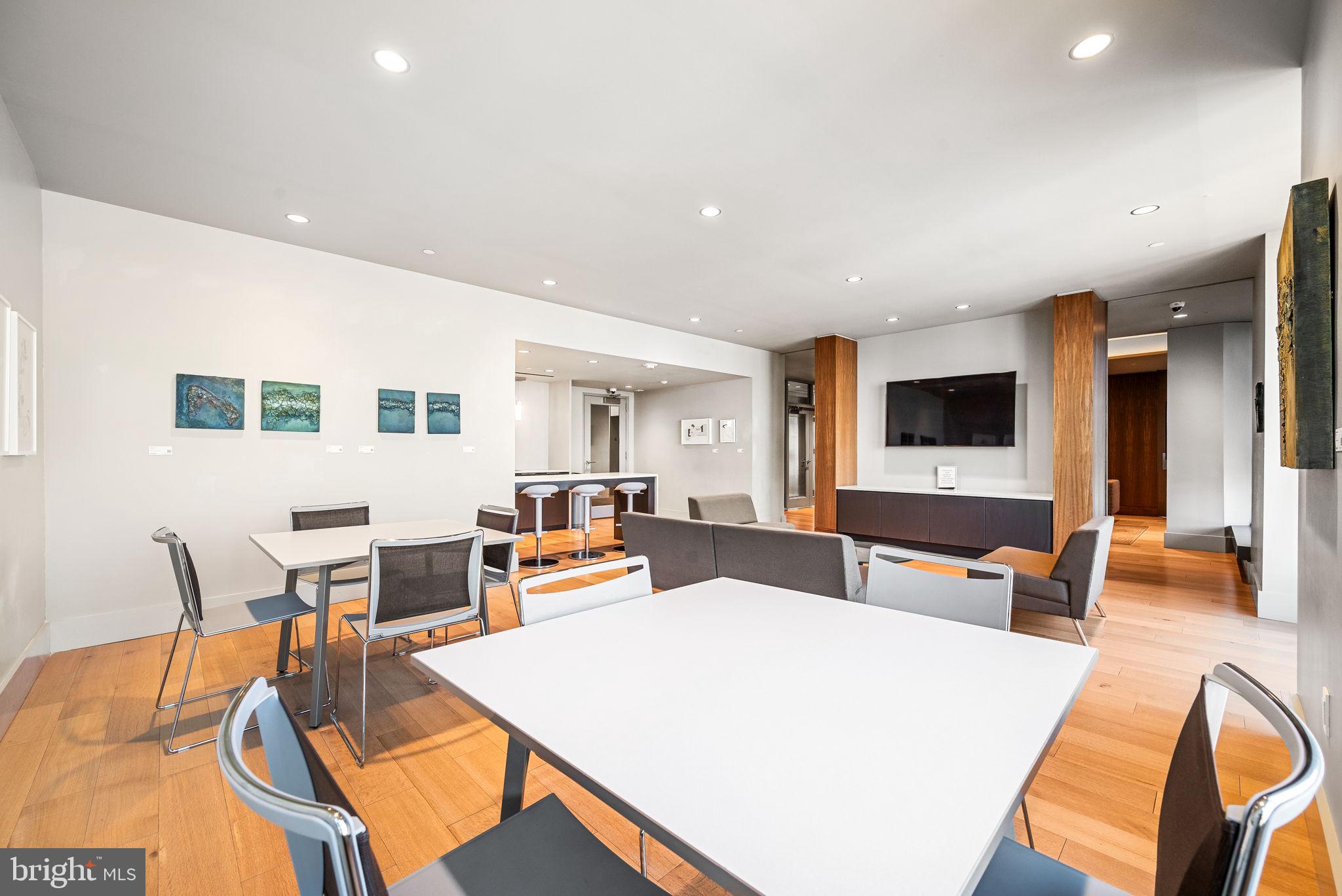 2020 WALNUT STREET 29D