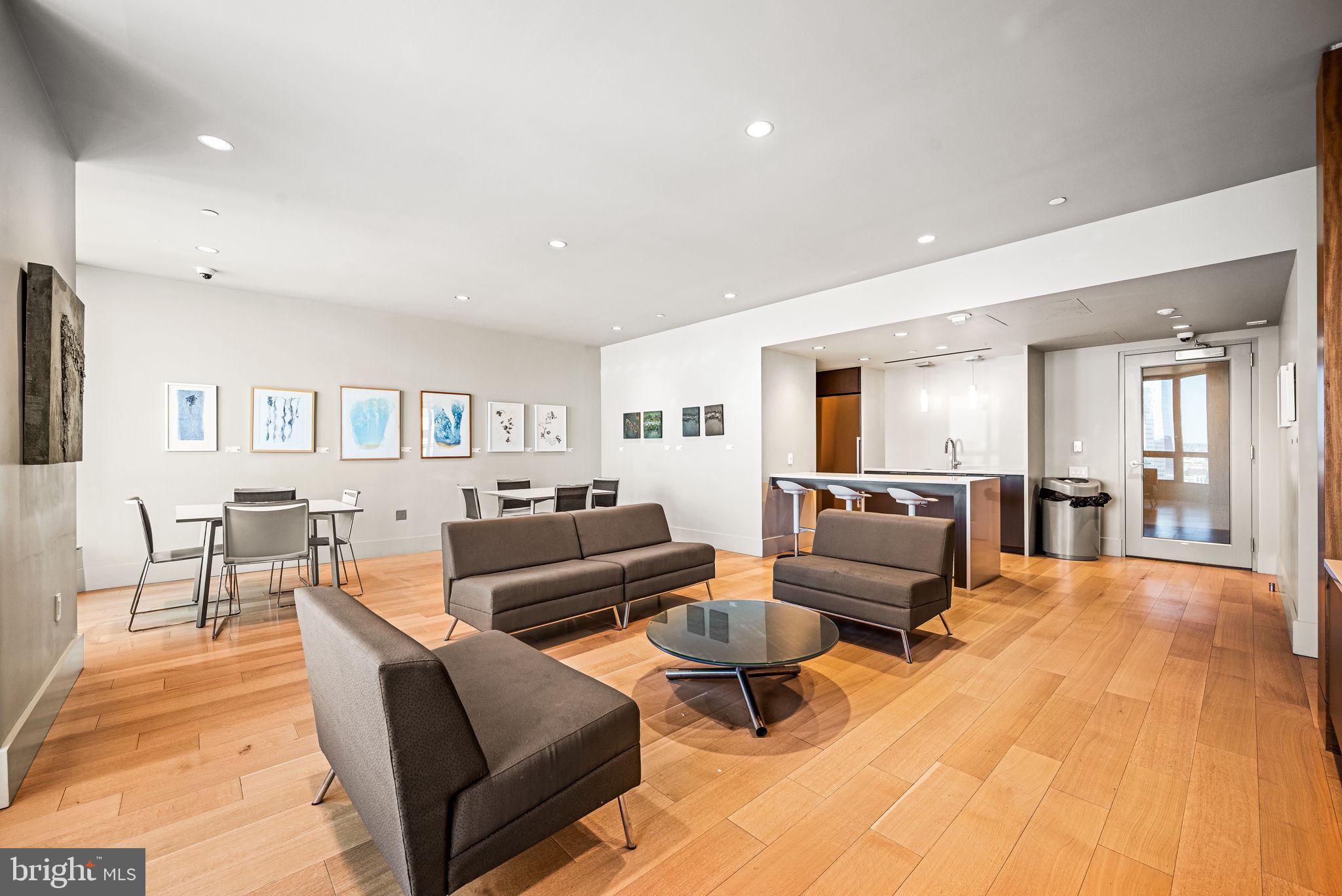 2020 WALNUT STREET 29D