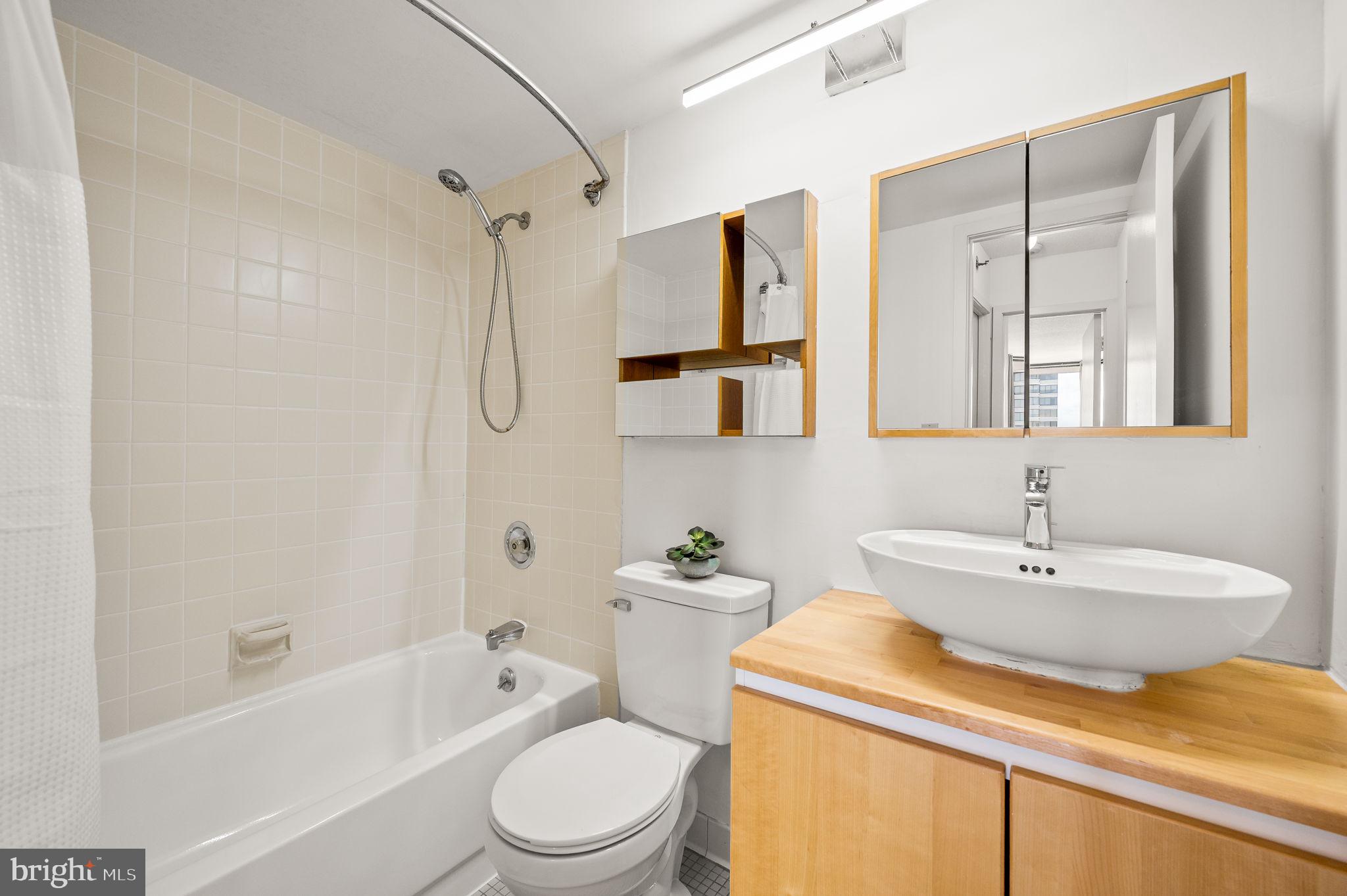 2020 WALNUT STREET 29D