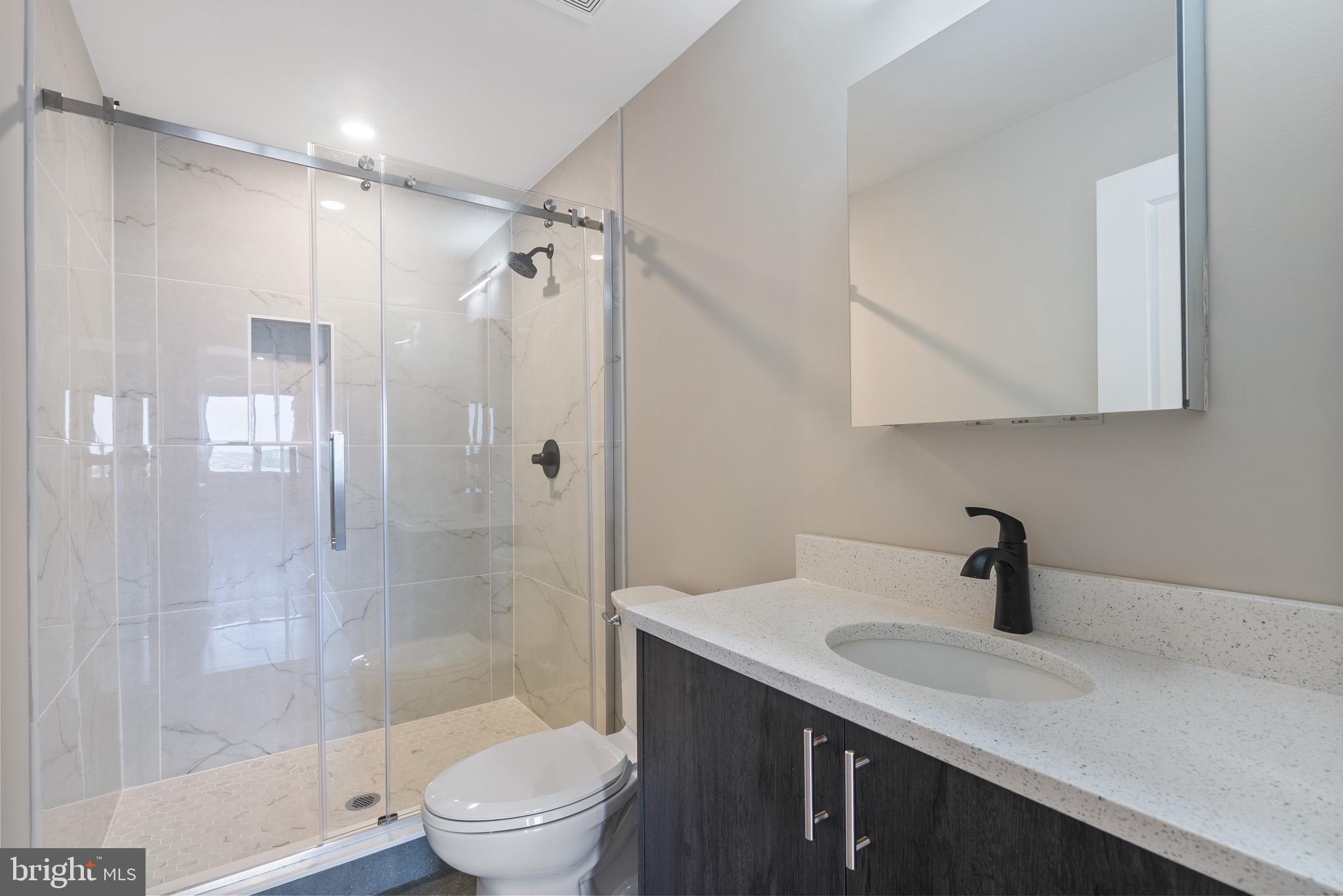408-10 N FRONT ST #5